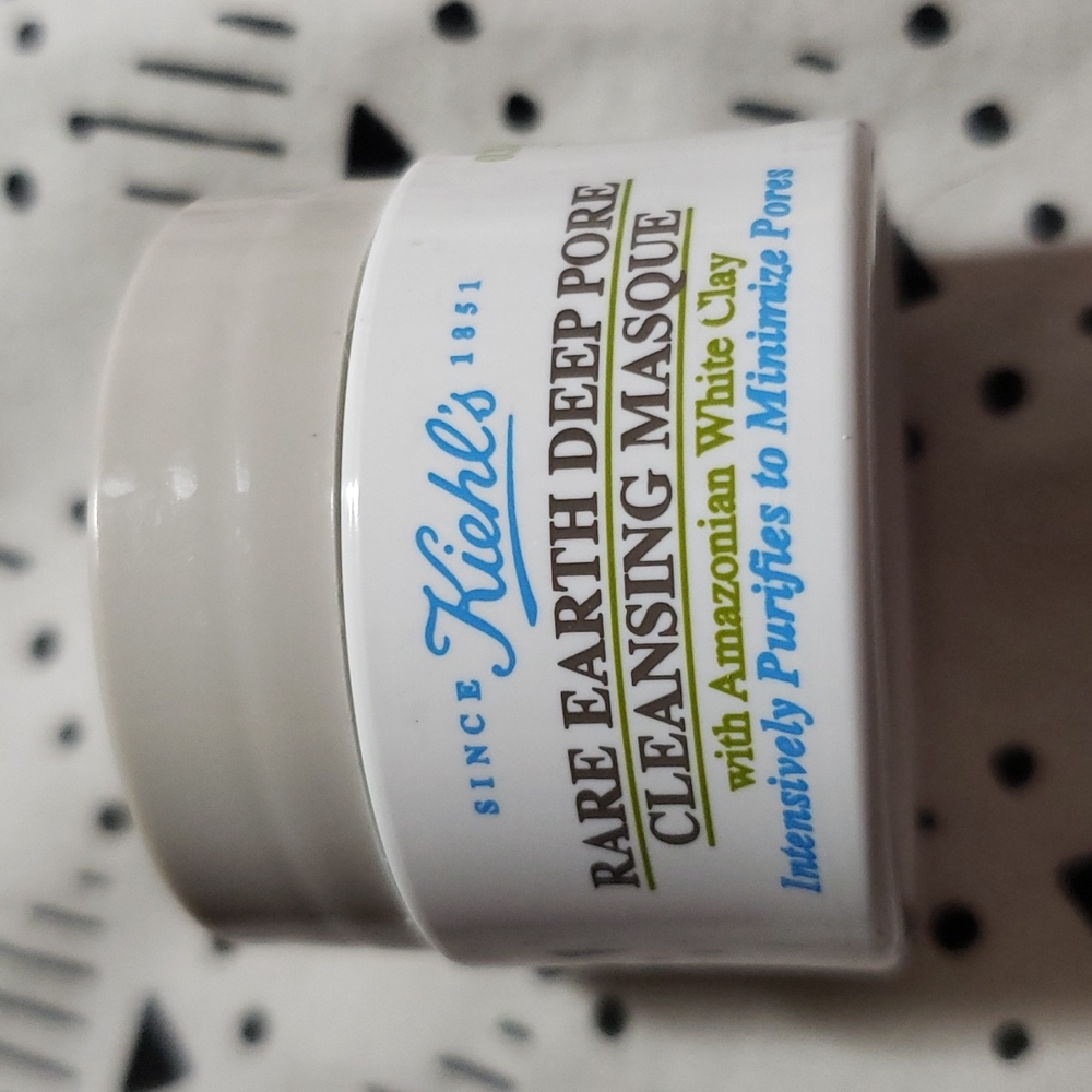 KIEHL'S RARE EARTH DEEP PORE CLEANSING MASK.